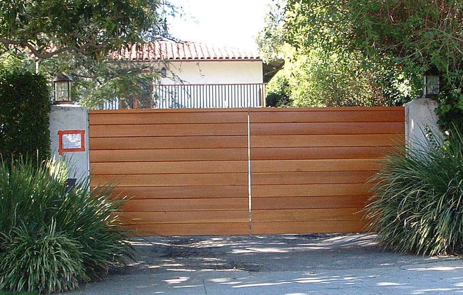 Mesa Wood Gates - Custom Wood Gates For Driveways & Home Entry